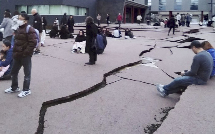 Động đất lớn 7,6 độ ở miền trung Nhật Bản, cảnh báo sóng thần cao 5m