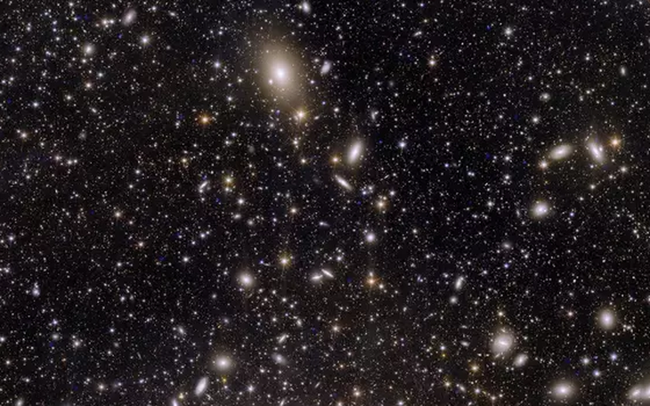 Vì sao vũ trụ tối đen như mực dù chứa 200.000 tỉ tỉ ngôi sao?