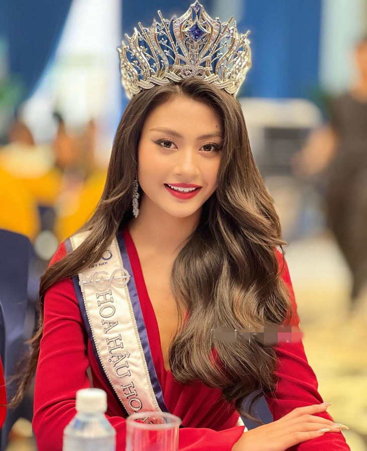 Hoa hậu Hoàn vũ Việt Nam Bùi Thị Xuân Hạnh sẽ đại diện dự thi Miss Cosmo phiên bản quốc tế
