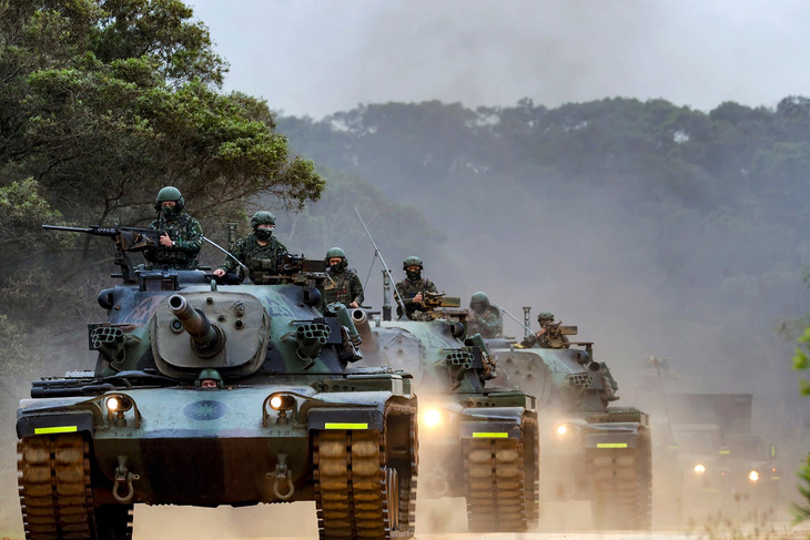 Lực lượng phòng vệ Đài Loan trong một cuộc diễn tập vào tháng 4-2023 - Ảnh: AFP