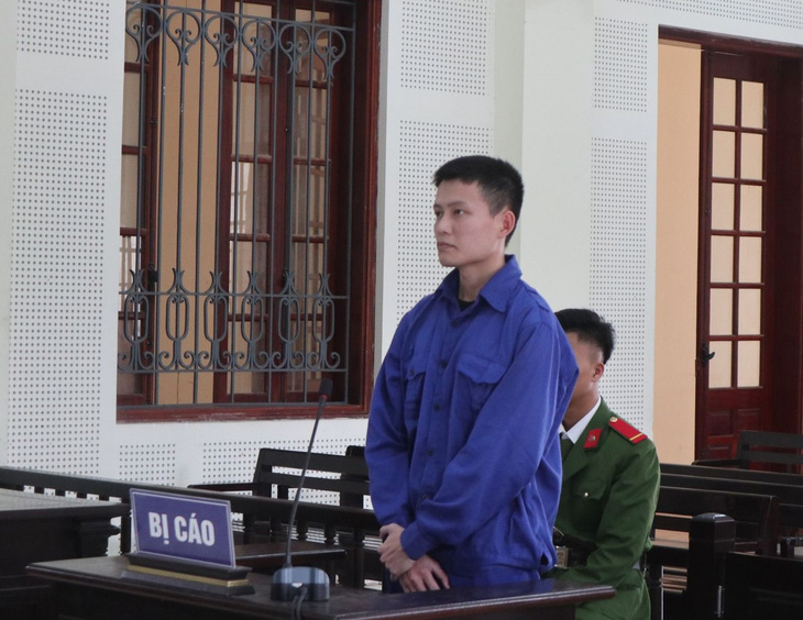 Bị cáo Nguyễn Tuấn Anh tại phiên tòa sơ thẩm ngày 10-1 - Ảnh: DOÃN HÒA