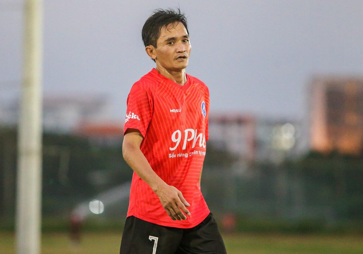 Cầu thủ Nguyễn Hồng Quang, người đấm gục trọng tài Lê Tuấn Kiệt vào tối 9-1 - Ảnh: BAN TỔ CHỨC