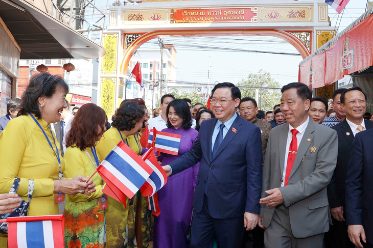 Chủ tịch Quốc hội Vương Đình Huệ dự lễ khai trương Phố Việt Nam đầu tiên trên thế giới tại Udon Thani, Thái Lan vào tháng 12-2023 - Ảnh: TTXVN