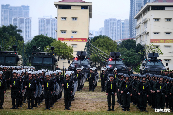 Xem cảnh sát gìn giữ hòa bình của Bộ Công an diễn tập bảo vệ yếu nhân, giải cứu con tin- Ảnh 7.