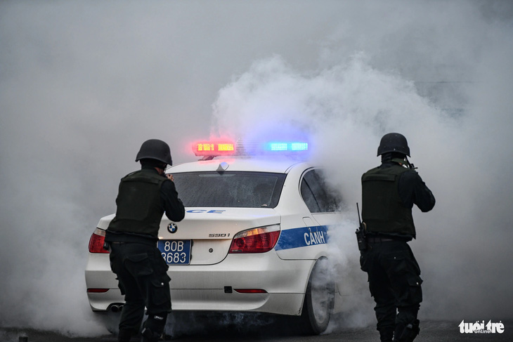 Xem cảnh sát gìn giữ hòa bình của Bộ Công an diễn tập bảo vệ yếu nhân, giải cứu con tin- Ảnh 18.