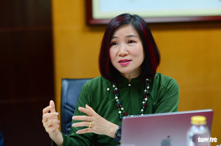 Bà Huỳnh Thị Xuân Liên - phó chủ tịch CSMO Việt Nam - cho rằng ngoài việc tin dùng, các bài viết còn thể hiện tình yêu thương của bạn đọc đối với các thương hiệu Việt - Ảnh: QUANG ĐỊNH
