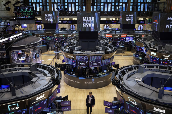 Sàn giao dịch tại Sở Giao dịch chứng khoán New York (NYSE) - Ảnh: REUTERS