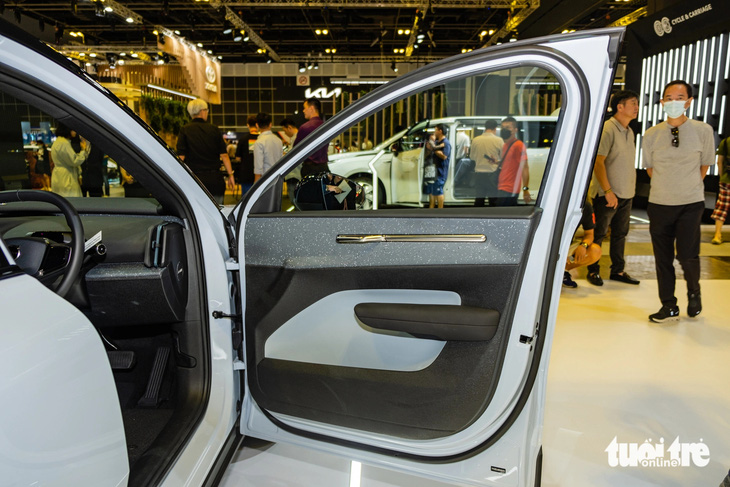 Chi tiết Volvo EX30 dự kiến sắp đến Việt Nam: Chạy được 480km/sạc, nội thất tối giản khó tin- Ảnh 12.