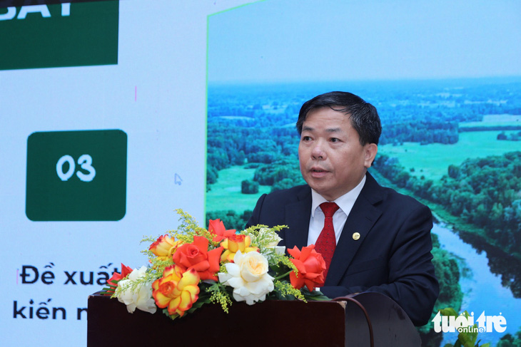 Ông Triệu Văn Lực - phó cục trưởng Cục Lâm nghiệp - cho biết cả nước trồng được 770 triệu cây xanh - Ảnh: HOÀNG TÁO