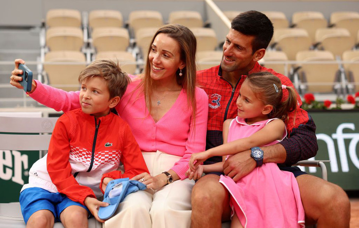 Djokovic muốn dành thời gian nhiều hơn cho vợ, con - Ảnh: Getty