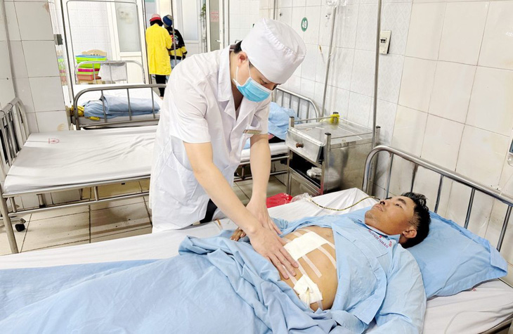 Bệnh nhân N.T.T. đang được chăm sóc, điều trị sau phẫu thuật tại Bệnh viện Đa khoa tỉnh Thanh Hóa - Ảnh: bệnh viện cung cấp