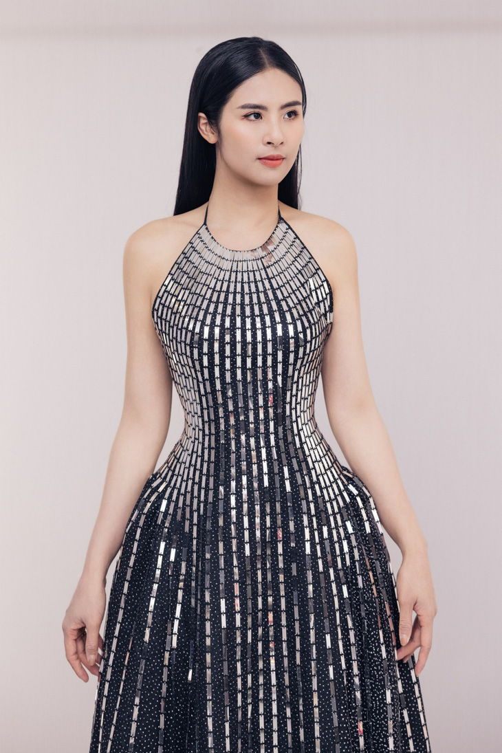 Hoa hậu Ngọc Hân ‘đọ’ sắc vóc cùng dàn mỹ nhân 9X- Ảnh 1.