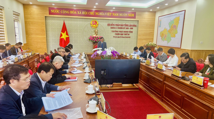 Thường trực Hội đồng nhân dân tỉnh Lâm Đồng tại phiên họp thứ 22 - Ảnh: Tư liệu
