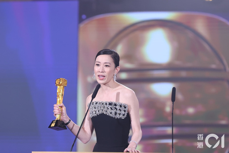 Sự trở lại TVB của Xa Thi Mạn đã giúp cô càn quét những giải thưởng tại lễ trao giải thường niên năm nay với các giải Thị hậu TVB, Thị hậu tại Malaysia, Nữ diễn viên TVB được yêu thích ở khu vực Vịnh Lớn