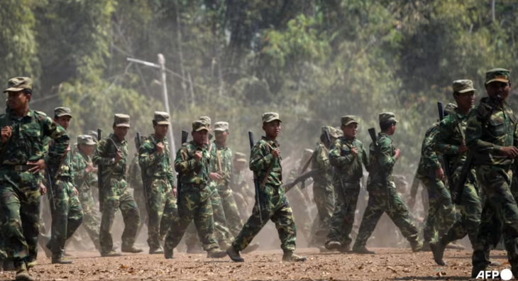 Nhân sự của nhóm nổi dậy Quân đội Giải phóng dân tộc Ta'ang (TNLA) của Myanmar - Ảnh: AFP