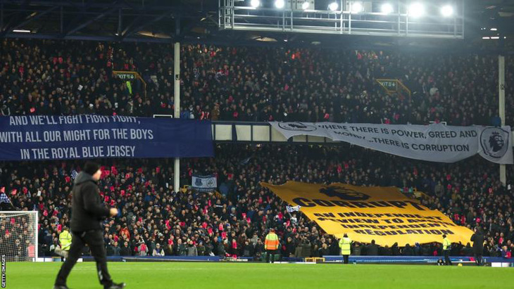 Người hâm mộ Everton đã tổ chức các cuộc biểu tình chống Premier League mùa này sau khi câu lạc bộ của họ bị trừ 10 điểm vì cáo buộc vi phạm quy tắc tài chính - Ảnh: Getty