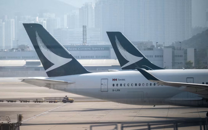 Máy bay Hàn Quốc va chạm máy bay Hong Kong tại sân bay Nhật Bản
