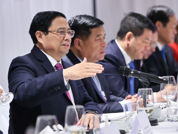 Thủ tướng mong các doanh nghiệp tiếp tục hợp tác, đầu tư hiệu quả, bền vững tại Việt Nam - Ảnh: NHẬT BẮC