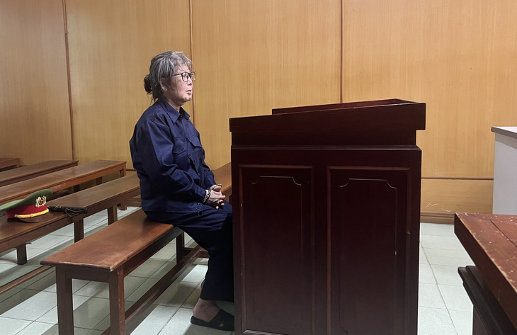 Bà Trần Xuân Hoa tại tòa ngày 17-1 - Ảnh: Đ.T.