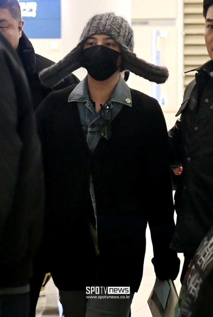 G-Dragon lăng xê chiếc nón lạ mắt
