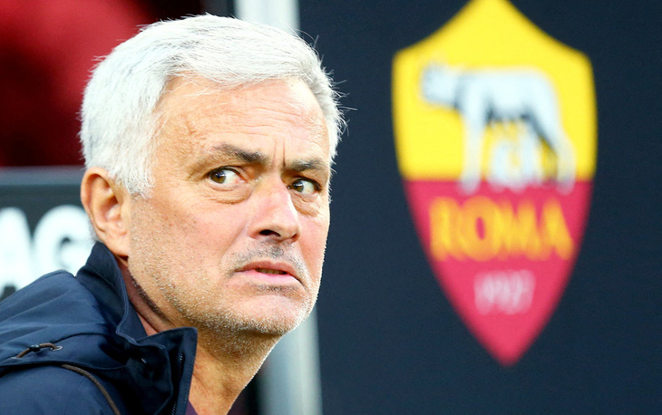 Cuối cùng HLV Mourinho vẫn nhận trát sa thải từ lãnh đạo  CLB AS Roma - Ảnh: Reuters