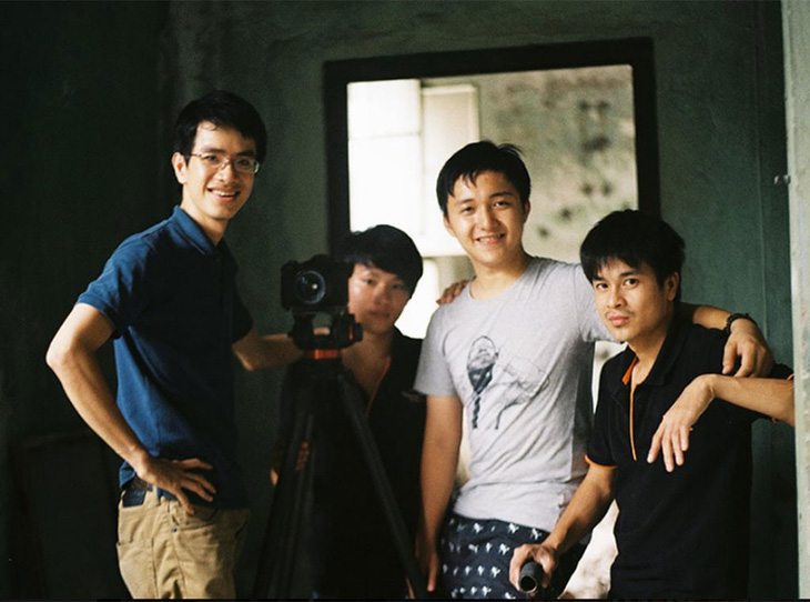 (Ngoài cùng bên trái) Đạo diễn Phạm Ngọc Lân vẫn âm thầm, bền bỉ với phim độc lập trong hơn nửa thập kỷ qua - Ảnh: NVCC