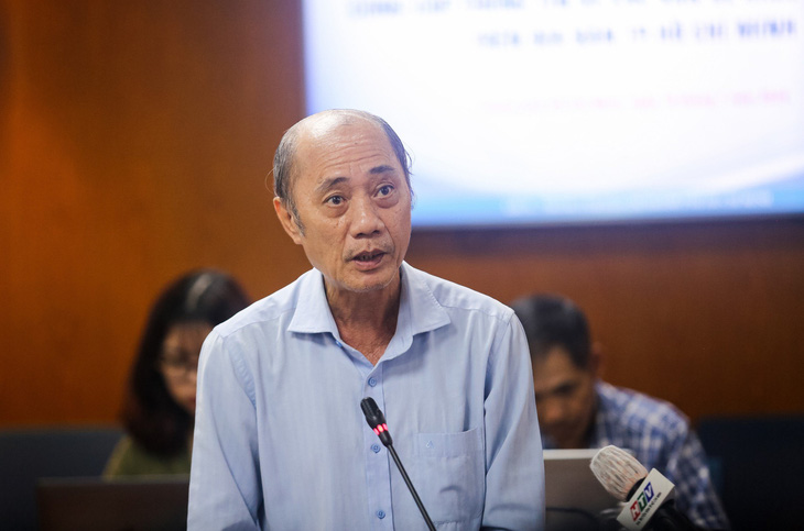 Ông Trần Nguyên Hiền, trưởng phòng quản lý chất thải rắn Sở Tài nguyên và Môi trường TP.HCM, thông tin tại họp báo - Ảnh: THẢO LÊ
