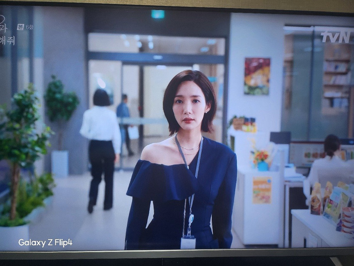Trang phục công sở của Park Min Young trong ‘Marry My Husband’ bị chê- Ảnh 5.