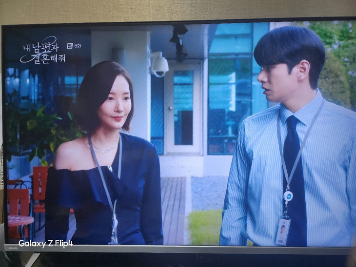 Trang phục công sở của Park Min Young trong ‘Marry My Husband’ bị chê- Ảnh 6.