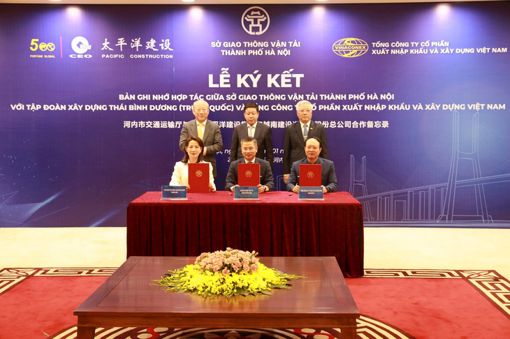 Toàn cảnh buổi ký kết hợp tác giữa Sở Giao thông vận tải Hà Nội, Tập đoàn Xây dựng Thái Bình Dương (Trung Quốc) và Tổng công ty cổ phần Xuất nhập khẩu và Xây dựng Việt Nam (Vinaconex) - Ảnh: UBND TP