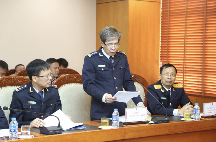 Cục trưởng Cục Hải quan Hà Nội thông tin về kết quả đấu tranh triệt phá các đường dây ma túy từ nước ngoài về Việt Nam qua đường hàng không - Ảnh: GIANG LONG