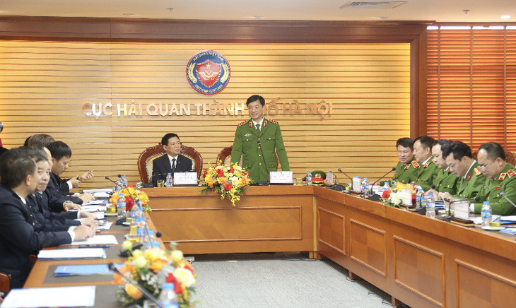 Thượng tướng Nguyễn Duy Ngọc phát biểu tại hội nghị - Ảnh: GIANG LONG