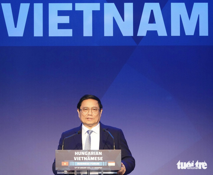 Thủ tướng Phạm Minh Chính phát biểu tại Diễn đàn doanh nghiệp Việt Nam - Hungary ở Budapest chiều 19-1 giờ địa phương - Ảnh: QUỲNH TRUNG
