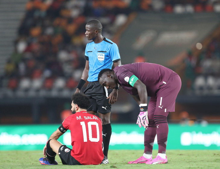 Salah gặp chấn thương ở trận gặp Ghana - Ảnh: MB MEDIA