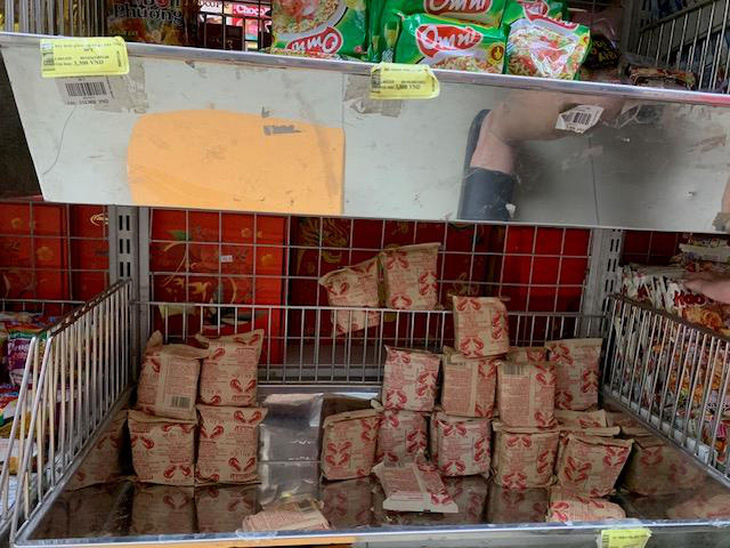 Đây là ảnh tôi chụp hôm 06-1-2024 tại siêu thị Thành Đô ở Hà Nội sau khi một chị nhặt mua gửi đi nước ngoài cho người nhà - Ảnh: HỒNG MINH