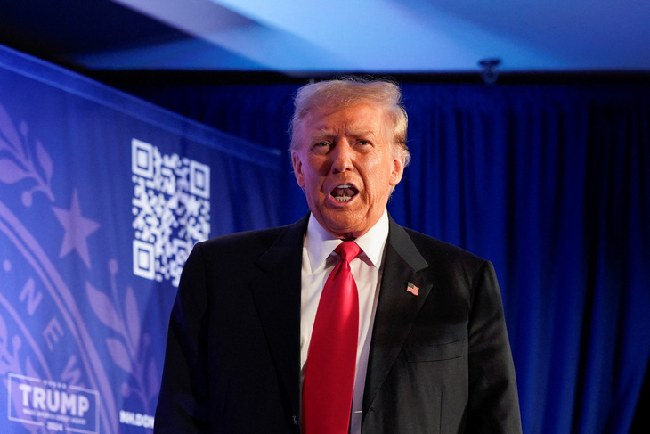 Cựu tổng thống Mỹ Donald Trump, ứng viên tranh cử của Đảng Cộng hòa, phát biểu tại một sự kiện ở New Hampshire ngày 17-1 - Ảnh: REUTERS