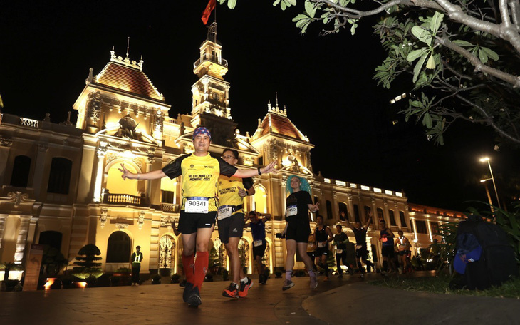 11.000 VĐV tranh tài tại VPBank VnExpress Marathon Ho Chi Minh City Midnight 2024