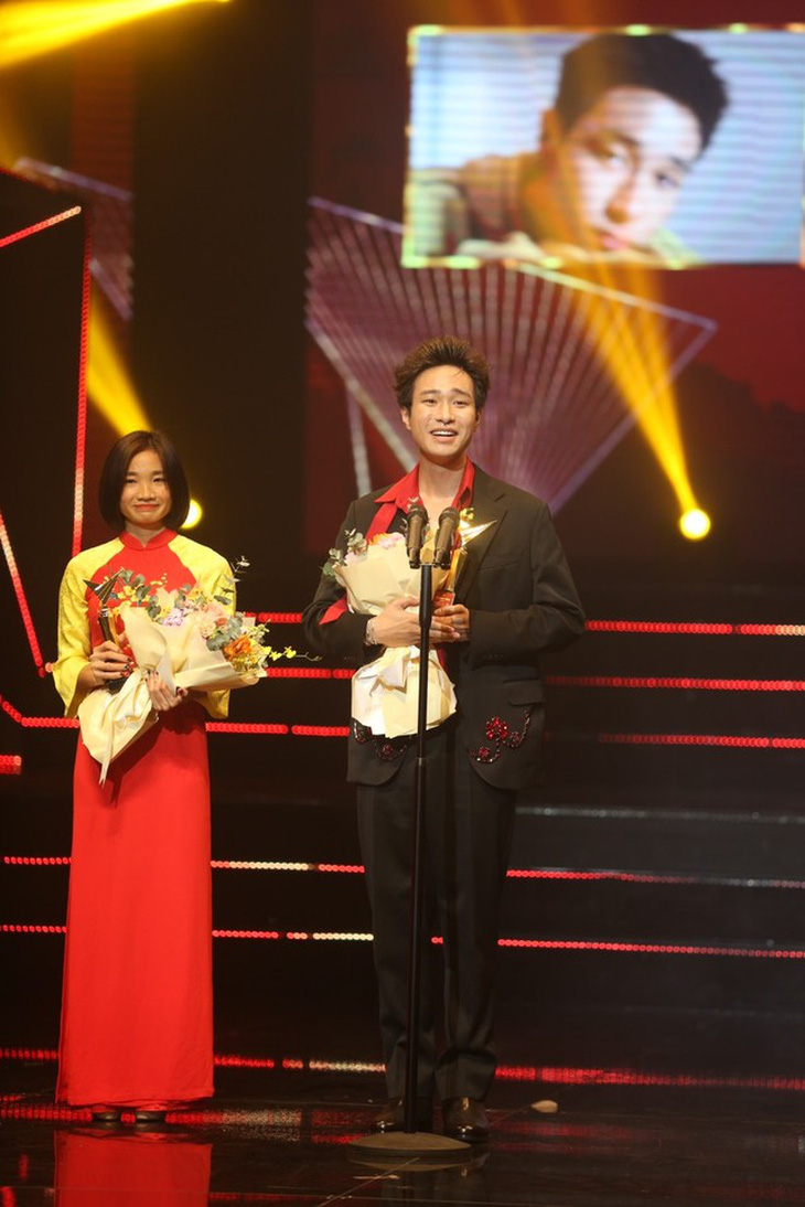 Quán quân Vietnam Idol Hà An Huy nhận giải Gương mặt trẻ ấn tượng
