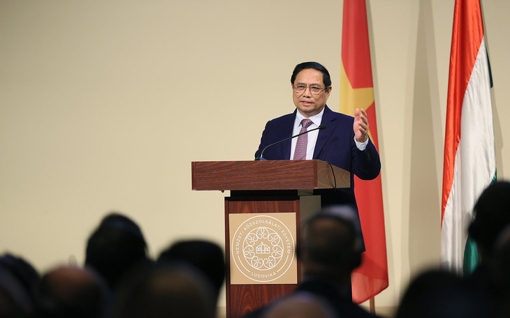 Thủ tướng Phạm Minh Chính thăm đại học hàng đầu Hungary