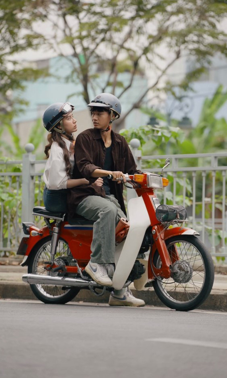 Phim ngắn Ta còn yêu nhau? gồm 5 tập đã chính thức lên sóng trên kênh TikTok của Tín Nguyễn.
