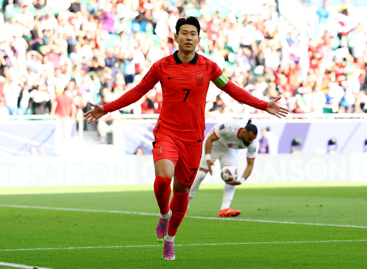 Son Heung Min ghi bàn vào lưới Jordan - Ảnh: REUTERS