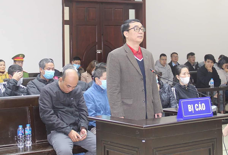 Tại tòa, ông Trần Hùng đồng ý cho báo chí chụp ảnh và sử dụng hình ảnh của mình - Ảnh: GIANG LONG