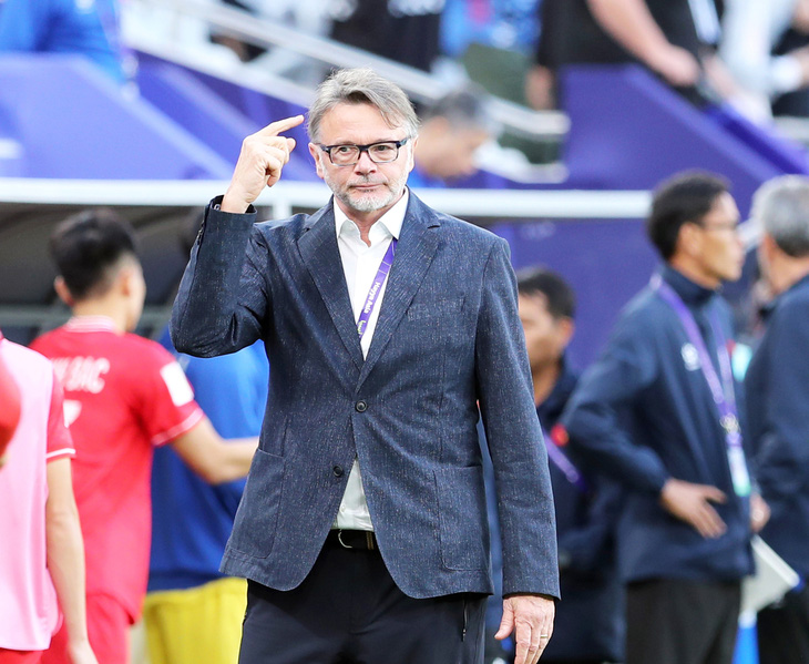 HLV Philippe Troussier đã chia tay sau 14 trận dẫn dắt tuyển Việt Nam - Ảnh: HOÀNG TÙNG