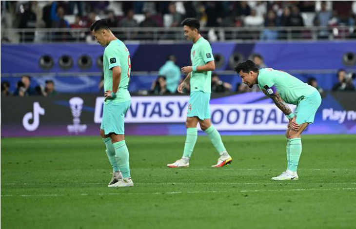 Cầu thủ Trung Quốc thất vọng sau thất bại trước Qatar - Ảnh: Sohu