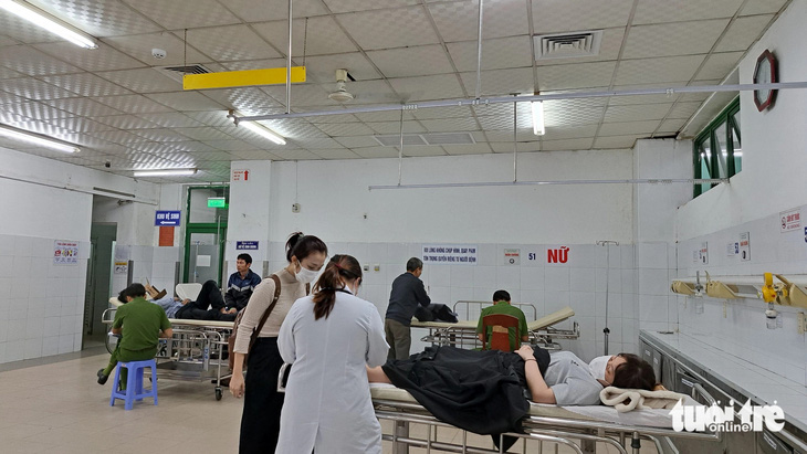 Các bệnh nhân đang được chăm sóc tại Bệnh viện Đà Nẵng - Ảnh: Đ.N.