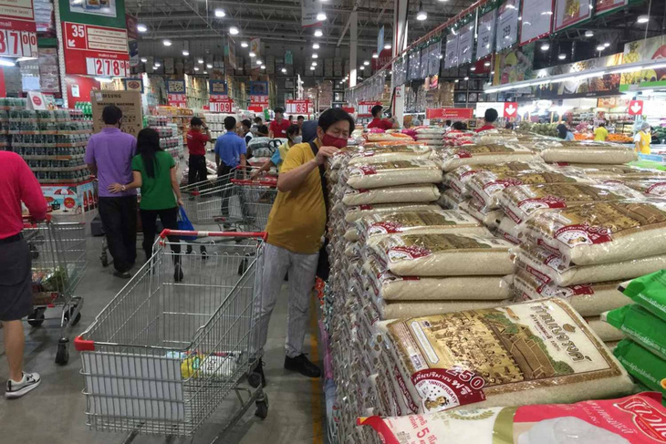 Mặt hàng gạo được bày bán tại một siêu thị ở Bangkok, Thái Lan.Ảnh: bangkokpost.com