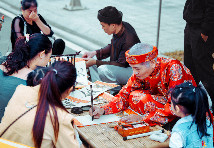Du khách có thể trải nghiệm những nét văn hóa xưa cũ, truyền thống của người Việt - Ảnh: Đ.H