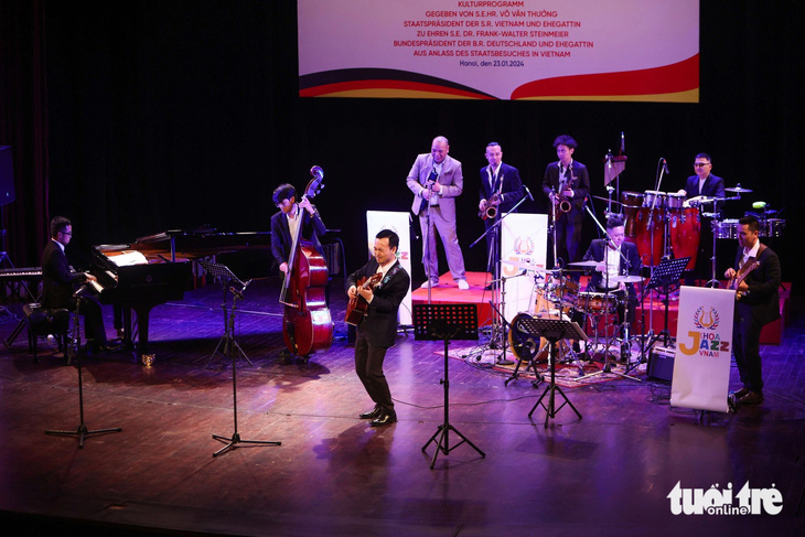 Phút thăng hoa của các nghệ sĩ jazz của Học viện Âm nhạc quốc gia Việt Nam - Ảnh: NGUYỄN KHÁNH
