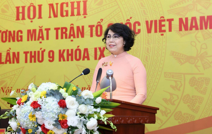 Bà Tô Thị Bích Châu phát biểu nhậm chức phó chủ tịch Ủy ban Trung ương Mặt trận Tổ quốc Việt Nam - Ảnh: GIA HÂN