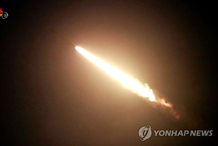 Bình Nhưỡng phóng bốn tên lửa hành trình từ vùng biển phía tây bán đảo Triều Tiên sáng 24-1 - Ảnh: YONHAP